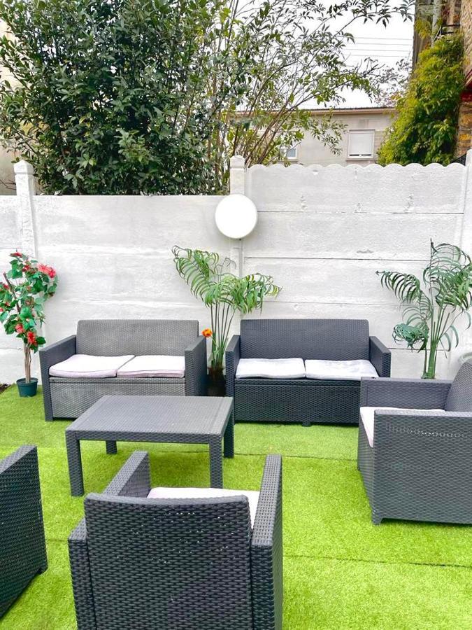 Jolie Petite Maison Avec Un Grand Jardin Montmagny エクステリア 写真
